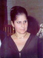HAY UNA MUJER